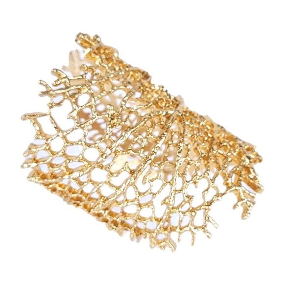 Golden Coral leaf bracelet stunning piece 3.5 inches long. Petite opening 1 inch - Picture 3 of 10